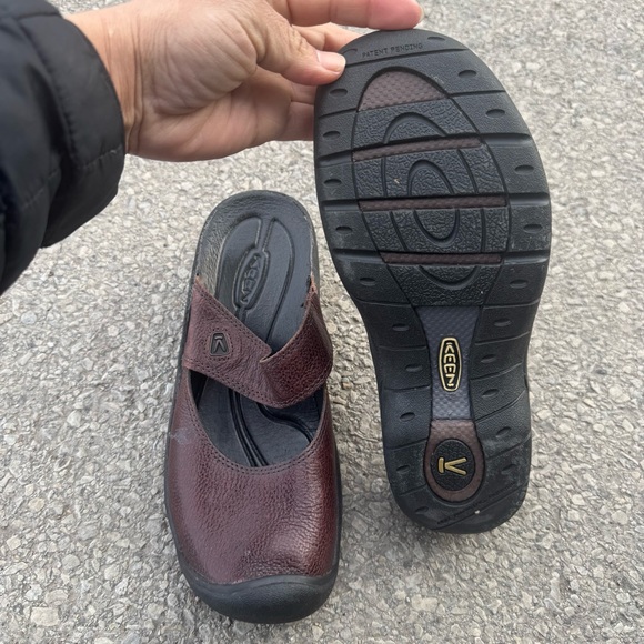 Keen Saratoga Slip-On Brown Leather Mary Janes 7.5 - Picture 8 of 10